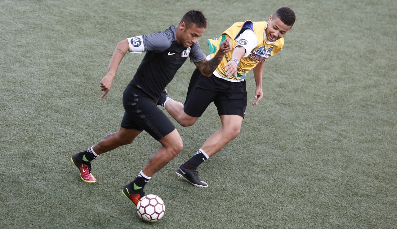 El atacante de la selección brasileña y del Barcelona Neymar, quien el próximo 18 de julio se sumará al equipo olímpico nacional, organizó un torneo internacional amateur para jóvenes entre 16 y 25 años, en el que participaron 32 selecciones.