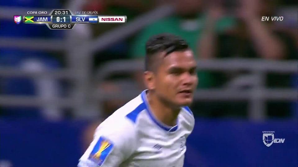 Disparo afuera de Henry Romero