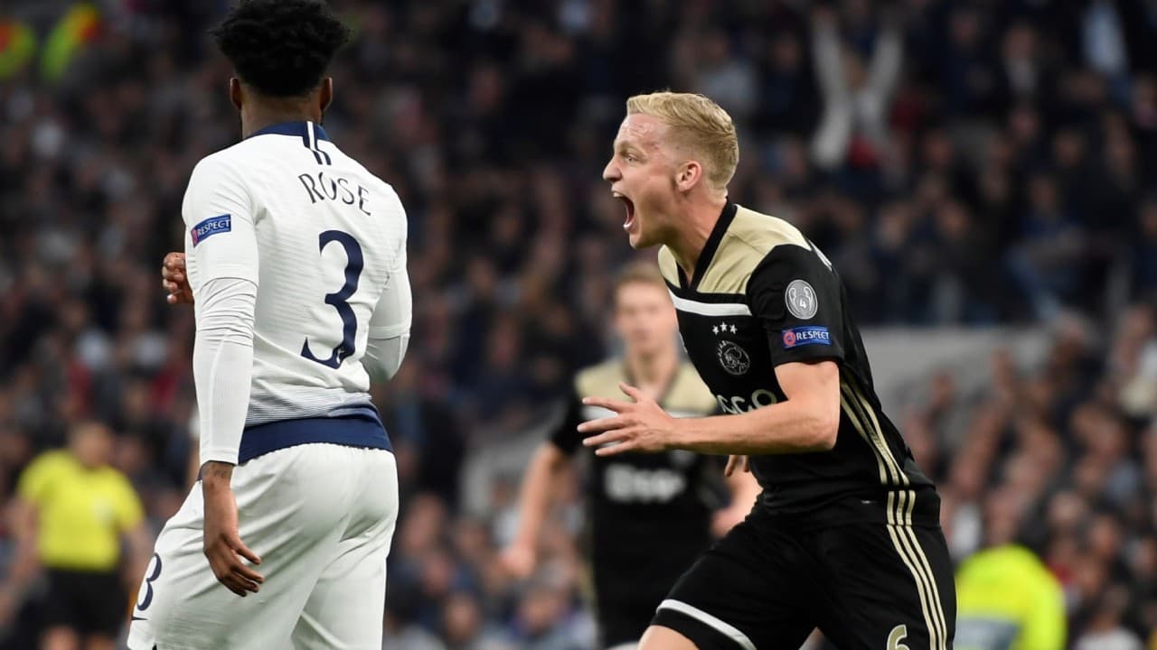 Donny van de Beek marcó el gol que tiene en ventaja al Ajax en la eliminatoria.