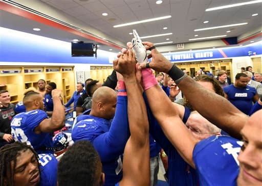 Gran duelo de Domingo por la Noche entre los San Francisco 49ers y los New York Giants. Checa las mejores tomas del triunfo de los Giants.