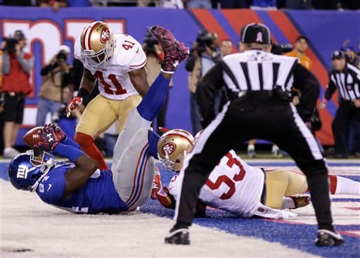 Gran duelo de Domingo por la Noche entre los San Francisco 49ers y los New York Giants. Checa las mejores tomas del triunfo de los Giants.