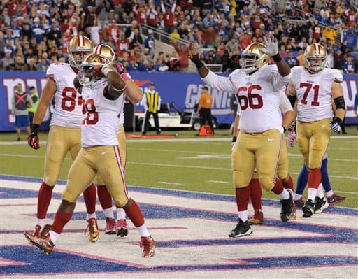 Gran duelo de Domingo por la Noche entre los San Francisco 49ers y los New York Giants. Checa las mejores tomas del triunfo de los Giants.