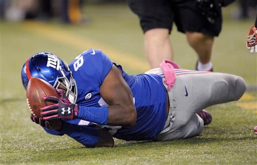 Gran duelo de Domingo por la Noche entre los San Francisco 49ers y los New York Giants. Checa las mejores tomas del triunfo de los Giants.