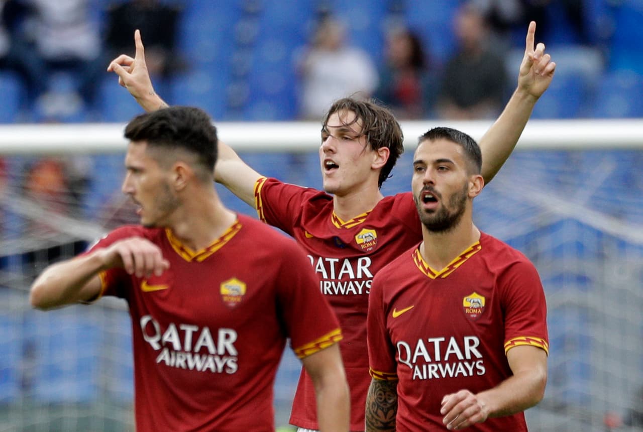 Para Roma anotaron Zaniolo (19’) y, de tiro penal, Veretout (55’). Milik (72’) descontó para los visitantes. Napoli recibirá el 5 de noviembre a Salzburg en partido de Champions League.