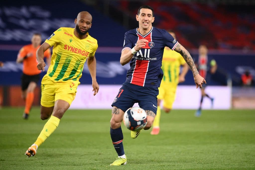 Nantes se lleva la victoria del Parc Des Princes 2-1 ante el Paris Saint-Germain. Los goles de los visitantes corrieron a cargo de Randal Kolo y Moses Simon, mientras que por parte de los parisinos, Julian Draxler hizo el único tanto durante la Jornada 29 de la Ligue 1.
