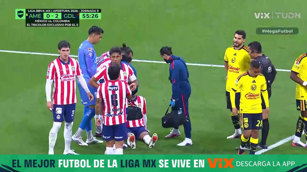 ¡Se encienden las alarmas en Chivas! Cotorro González sale lesionado