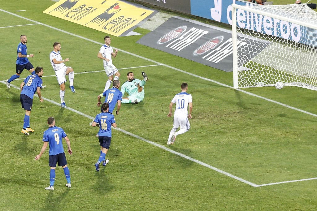 Edin Dzeko adelantó a los visitantes a los 57’ de juego. Stefano Sensi (67’) marcó el gol del empate.