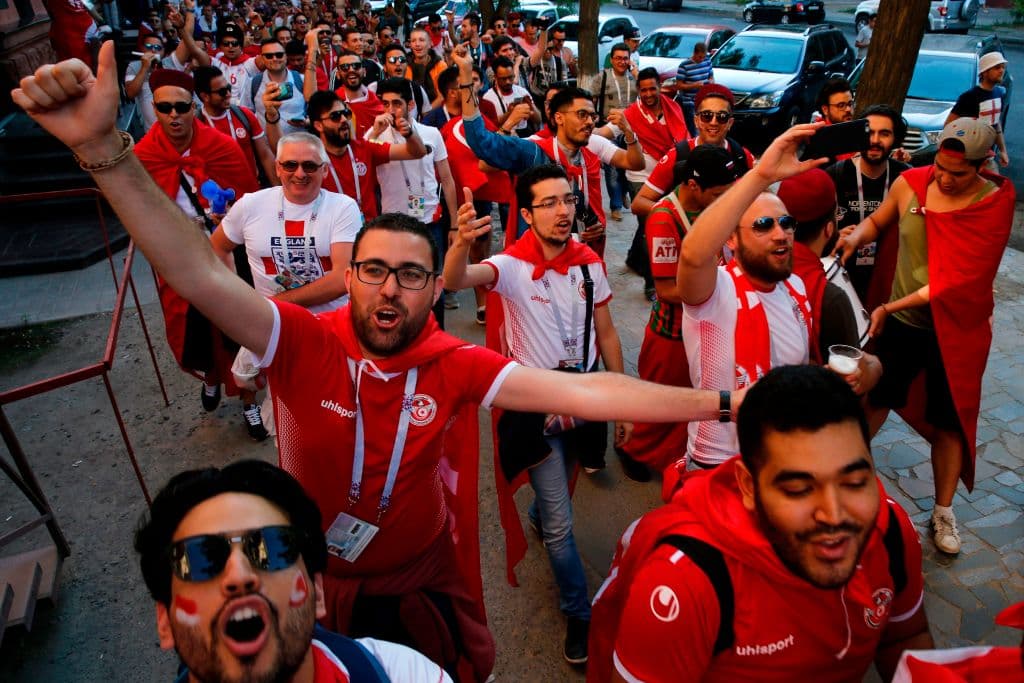 Aficionados tanto tunecinos como ingleses acudiendo al llamado de sus selecciones en el debut mundialista para ambas. No cabe duda que estaban empezando a pasarla muy bien en Volgograd.