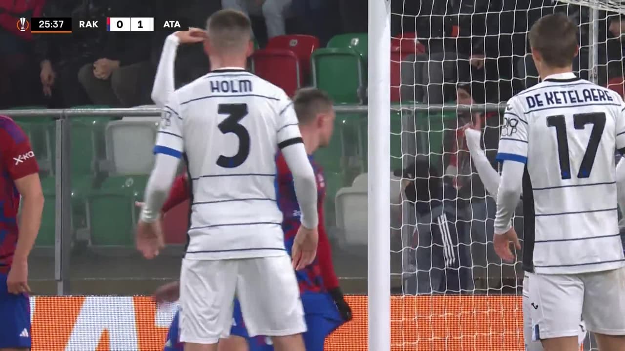 ¡TIRO ATAJADO! disparo por Tommaso Del Lungo.