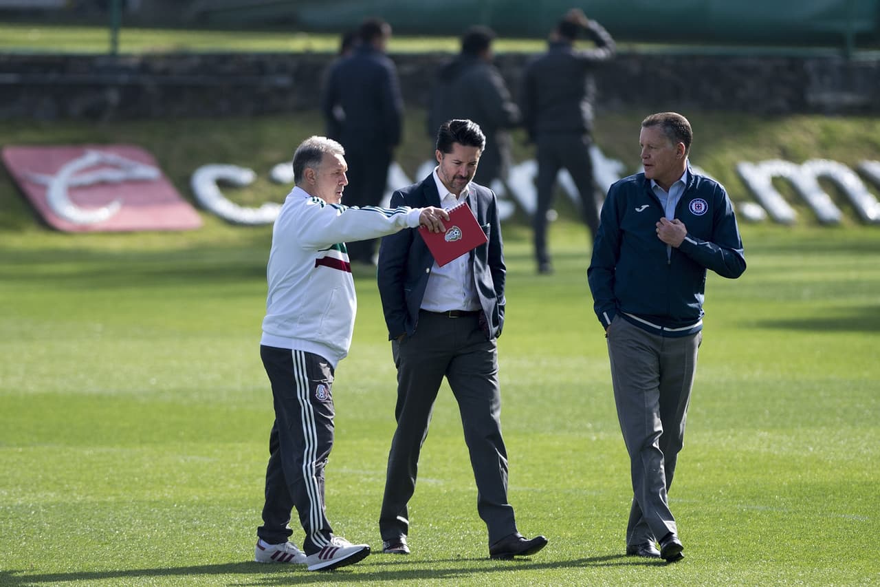 Con la idea de aprender más de México, Gerardo Martino realizó la visita al entrenamiento de Cruz Azul con miras a darle cada vez más al 
<i>Tri </i>en este nuevo proceso.