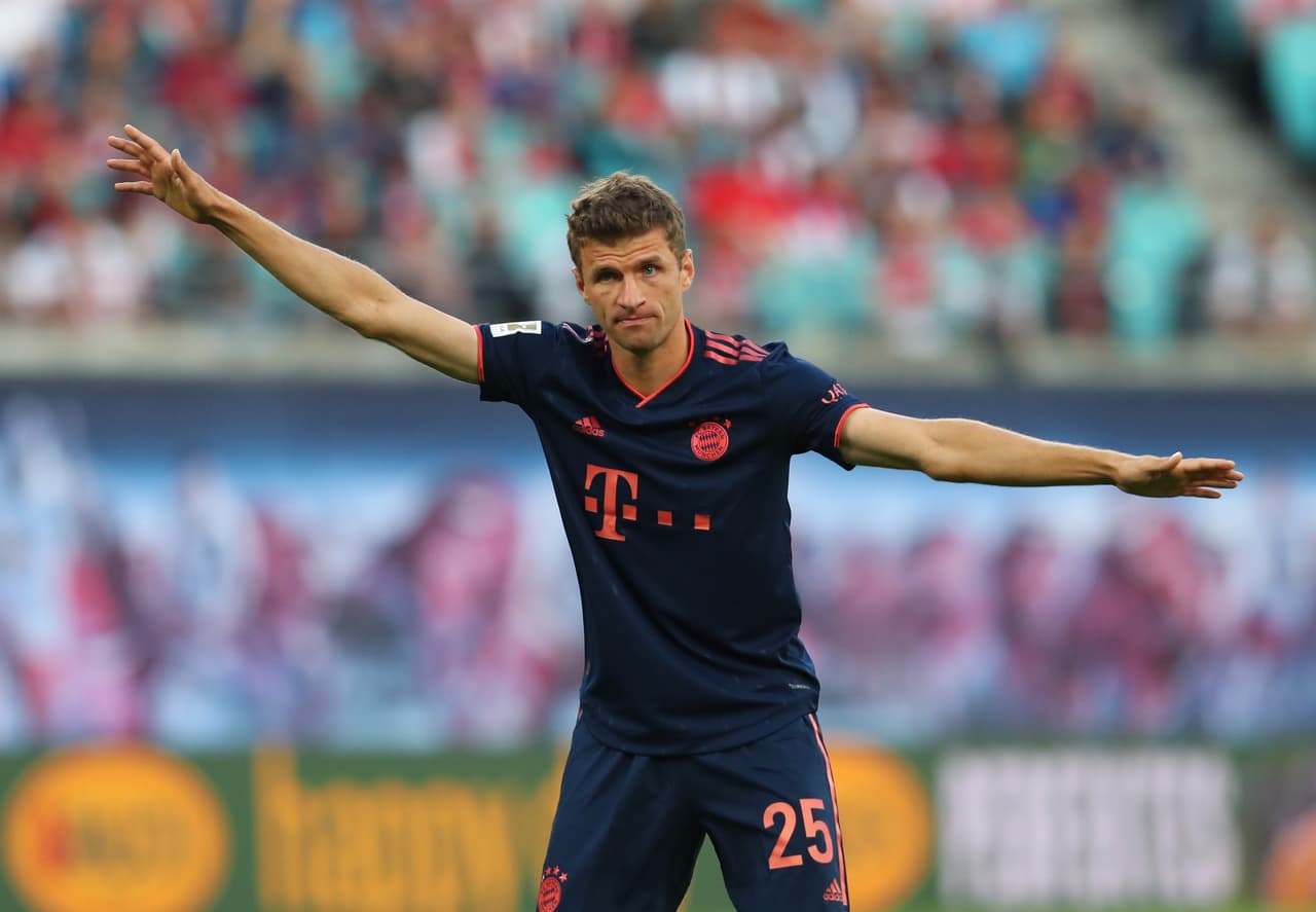 Elétrico empate entre los pupilos de Julian Nagelsmann y Niko Kovac; el Bayern se adelantó con gol de Lewandowksi pero Forsberg, desde los 11 metros, igualó el partido para el 1-1 final.