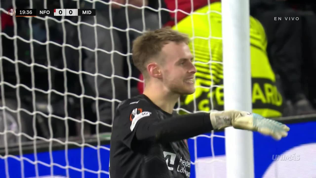 ¡Atajadón salvador! Ólafsson evita el primero del Nottingham en Europa League