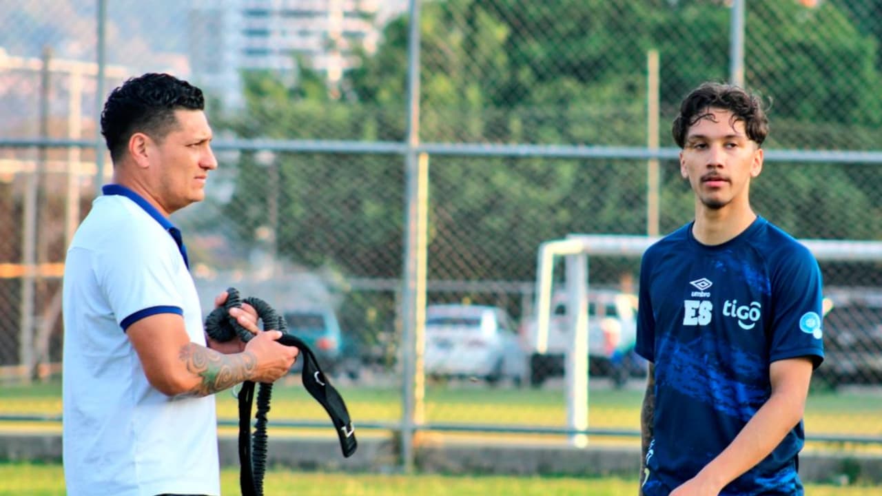 El Salvador recupera jugador 'europeo' para enfrentar al Tri