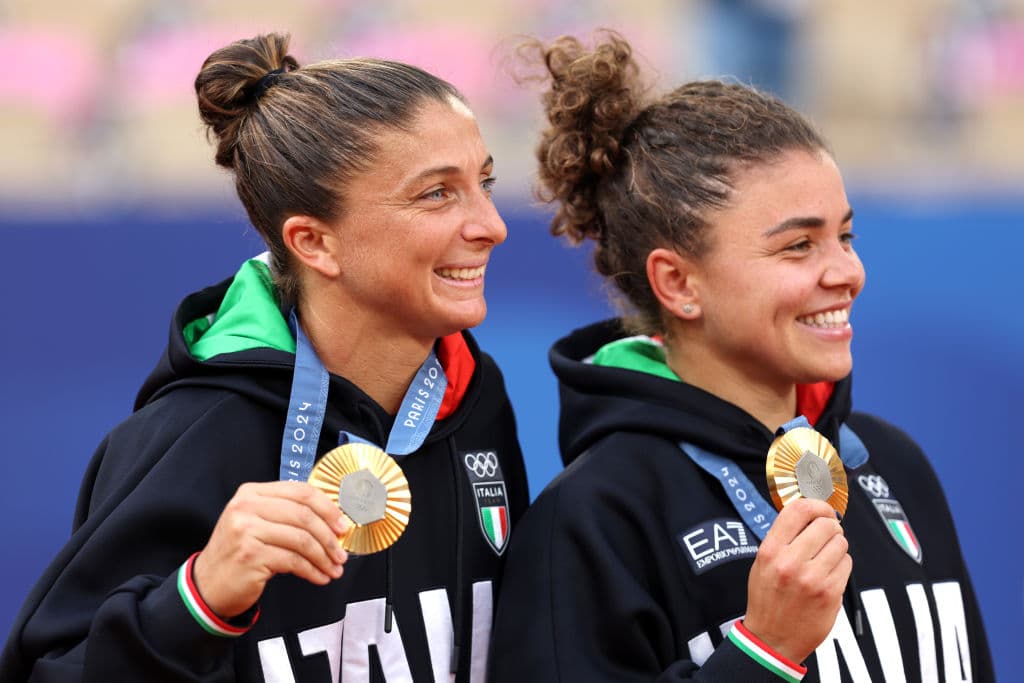 Sara Errani (derecha) y Jasmine Paolini.