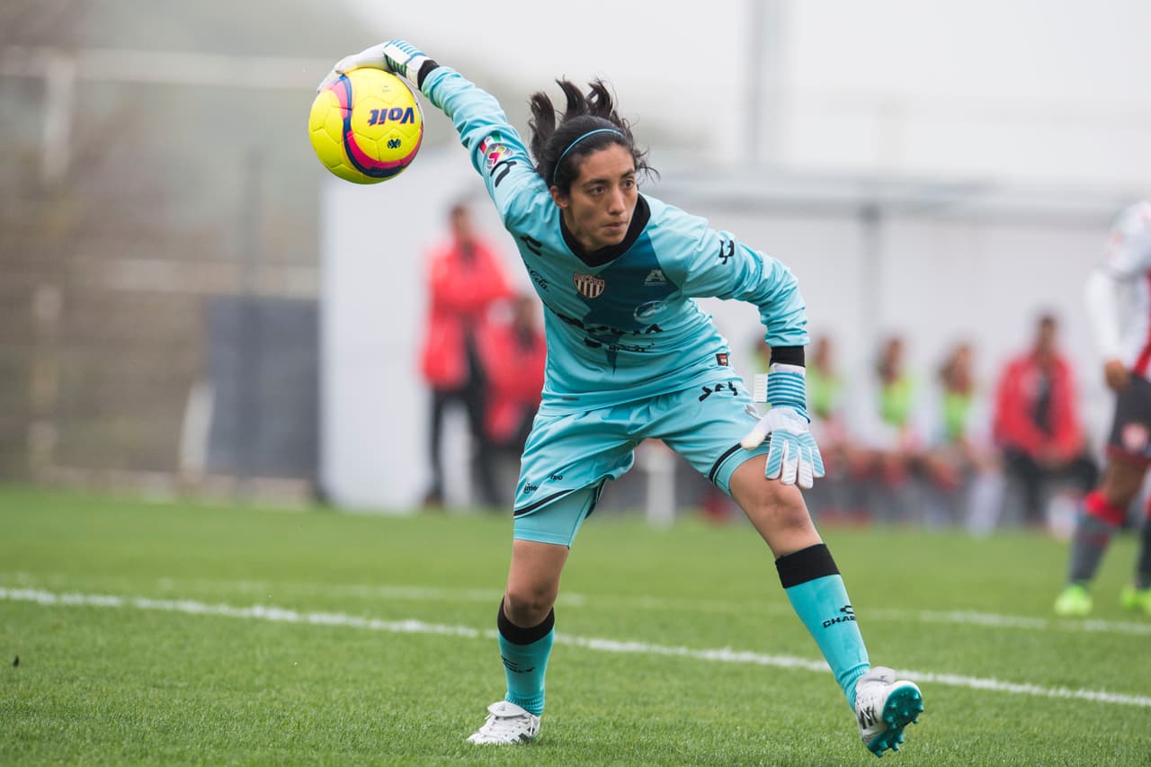 Cintia Monreal, doctora en mecatrónica y alumna en la portería de San Luis