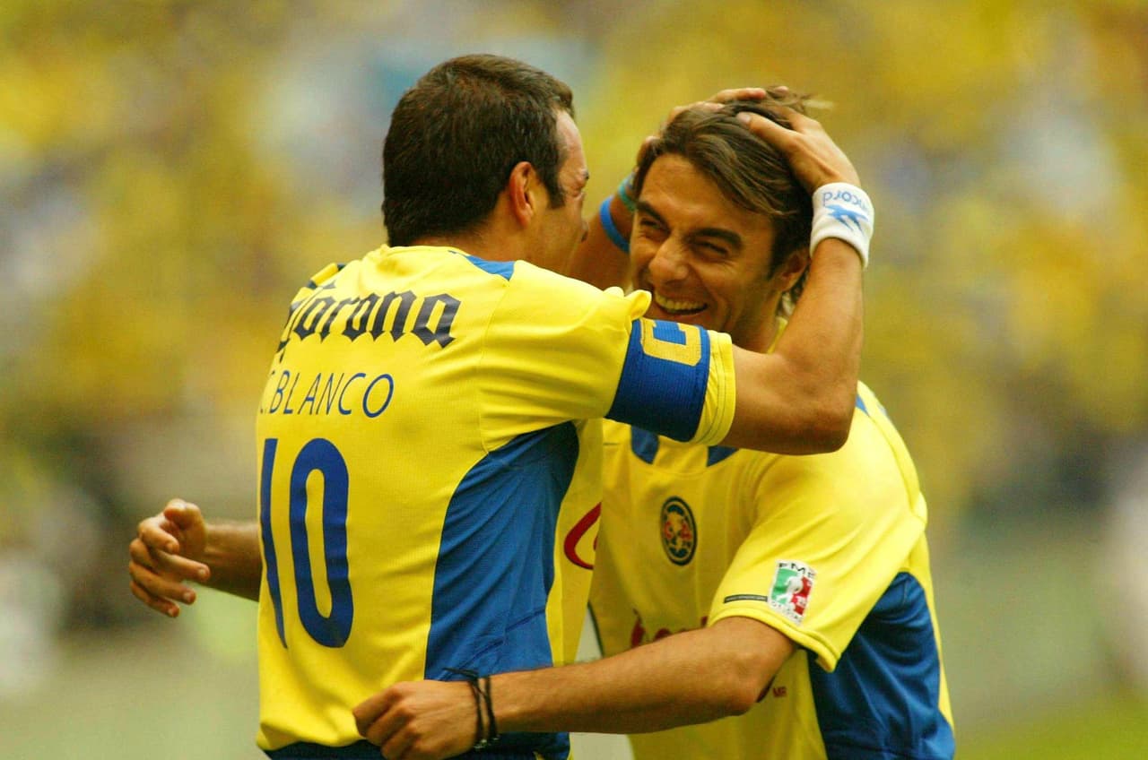 El América de Carrillo, el cual salió campeón en el 2005 contaba con elementos destacados y de gran técnica como Claudio López, Cuauhtémoc Blanco, Kleber Boas, Pável Pardo y Guillermo Ochoa entre otros.