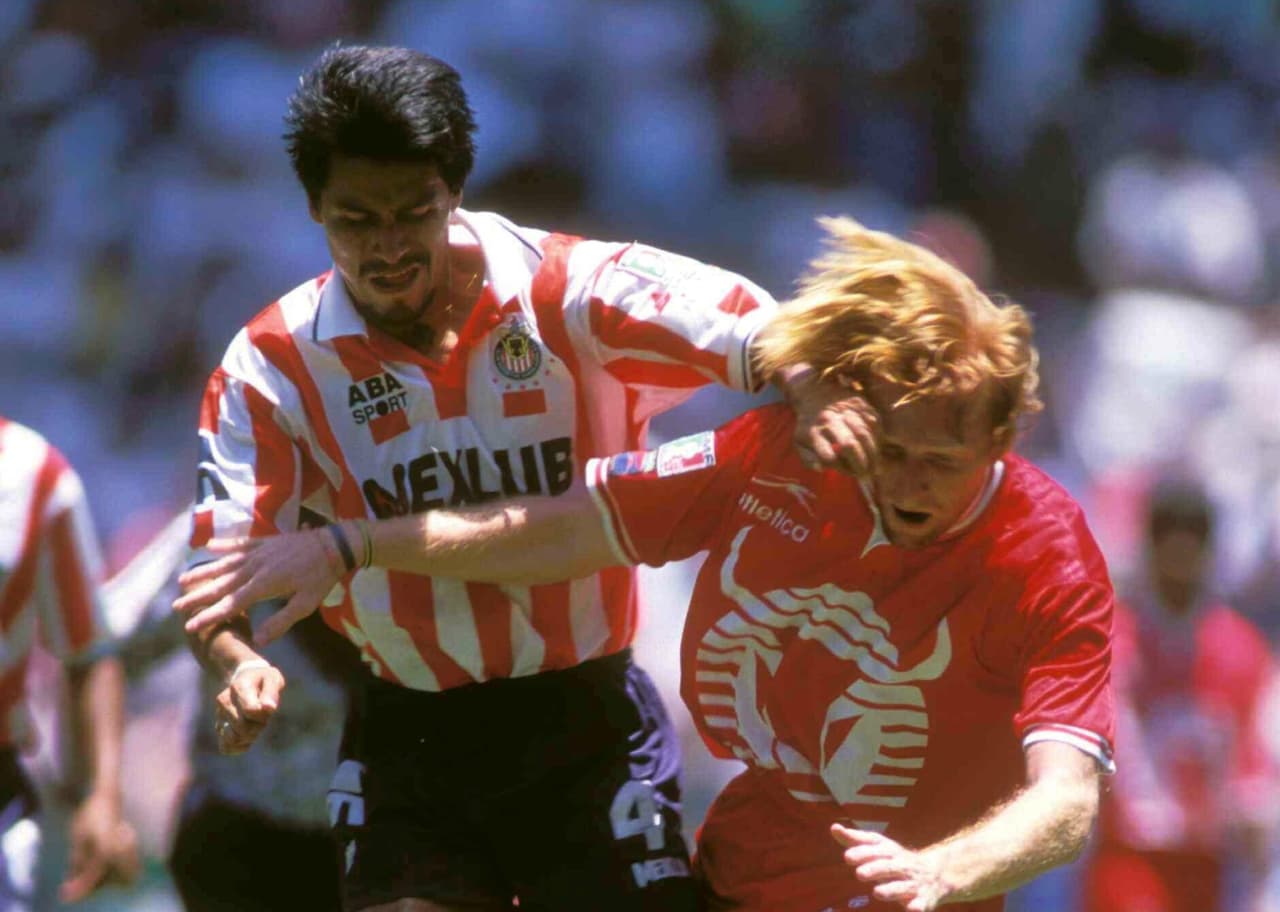 Estos equipos lograron imponer ritmo de goles, victorias y buen funcionamiento. Cabe recordar por ejemplo el trabajo de las Chivas de Ricardo Ferretti equipo que sólo perdió 1 juego y acabo segundo en la tabla general.