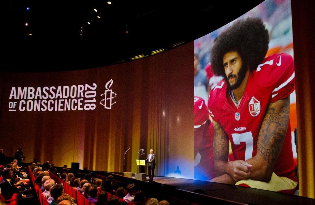 - Desde aquel 2016 inició una carrera como activista y al parecer no pretende dar tregua a la lucha contra el racismo en Estados Unidos. 
<br>- Incluso, en 2018 fue reconocido con el Amnesty International Ambassador of Conscience Award en Ámsterdam.