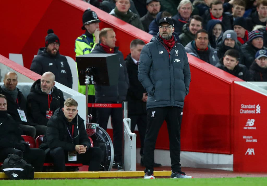 Con goles de Salah y Mané, los Reds ganan 2-0 al Sheffield United y siguen alejándose en la cima de la Premier League.