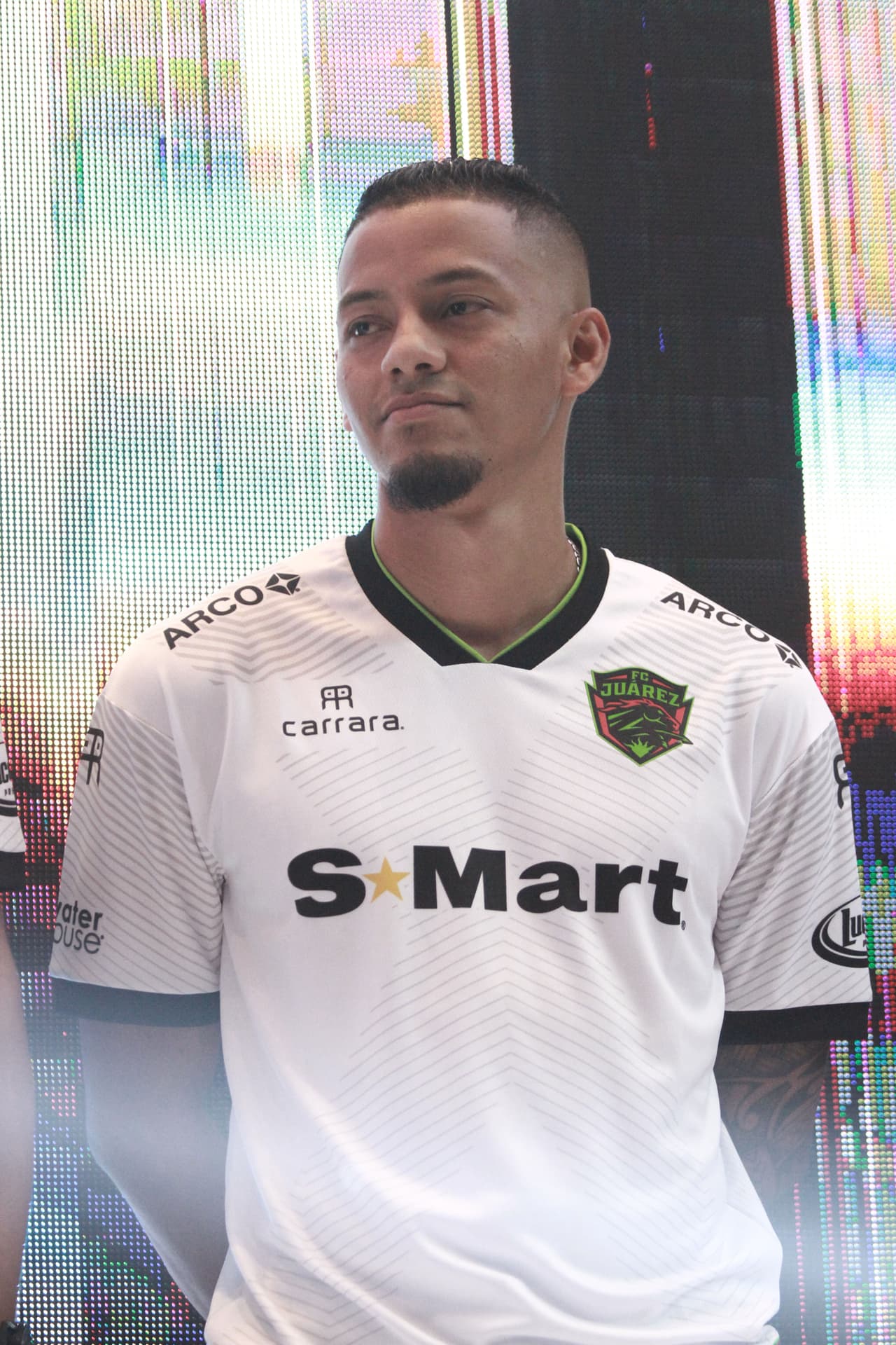 Los Bravos de Ciudad Juárez dieron a conocer sus uniformes para la que será una campaña muy especial, la de su debut en la máxima categoría del balompié mexicano. El equipo fronterizo mostró las tres equipaciones que plantea utilizar a lo largo del Apertura 2019, buscando cautivar a sus aficionados, para que compren las camisetas como pan caliente.