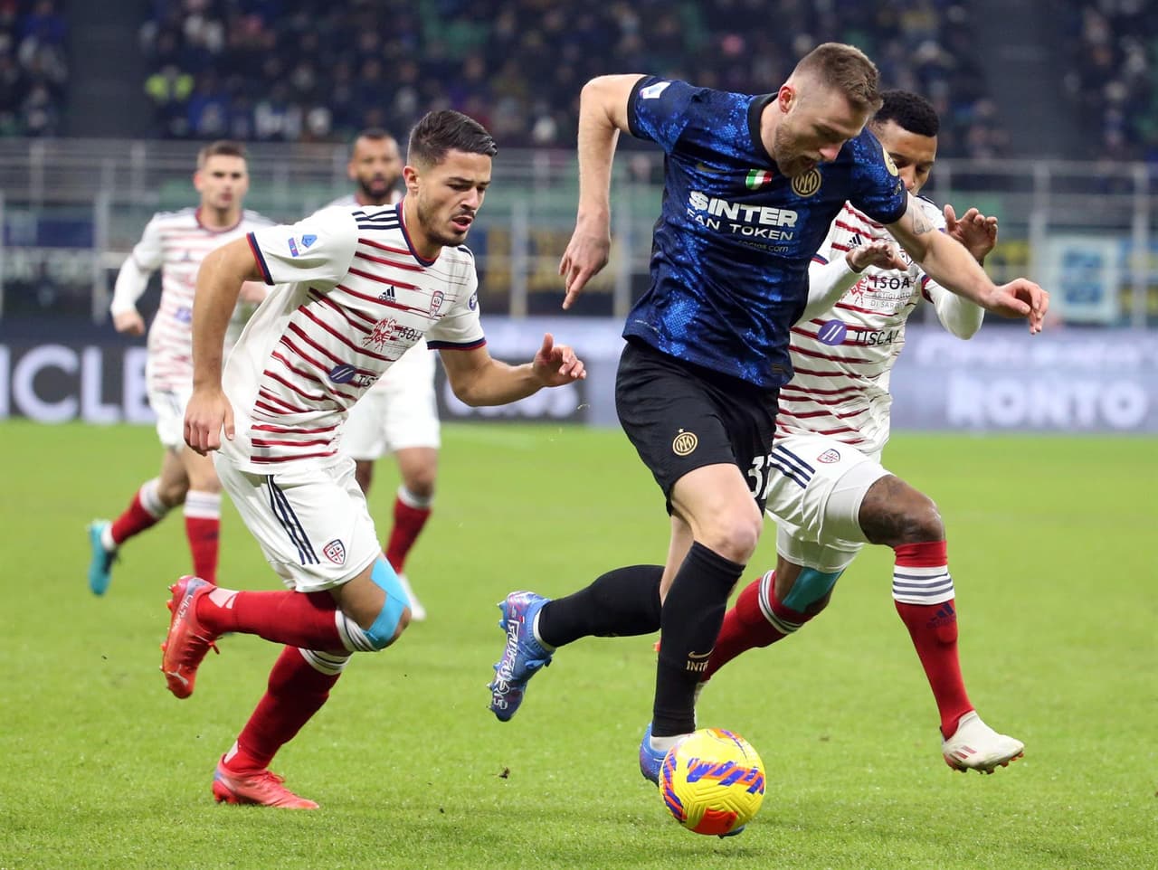 Inter golea a Cagliari 4-0 con anotaciones de Alexis Sánchez, Hakan Calhanoglu y doblete de Lautaro Martinez y colocándose en segundo lugar de la Serie A.