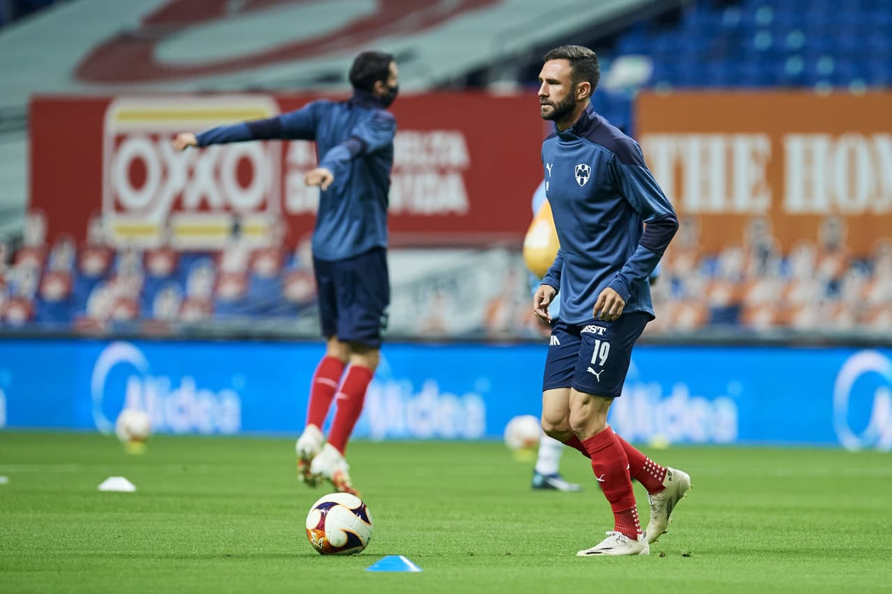 Miguel Layún se ‘rifa’ para jugar de delantero con Rayados