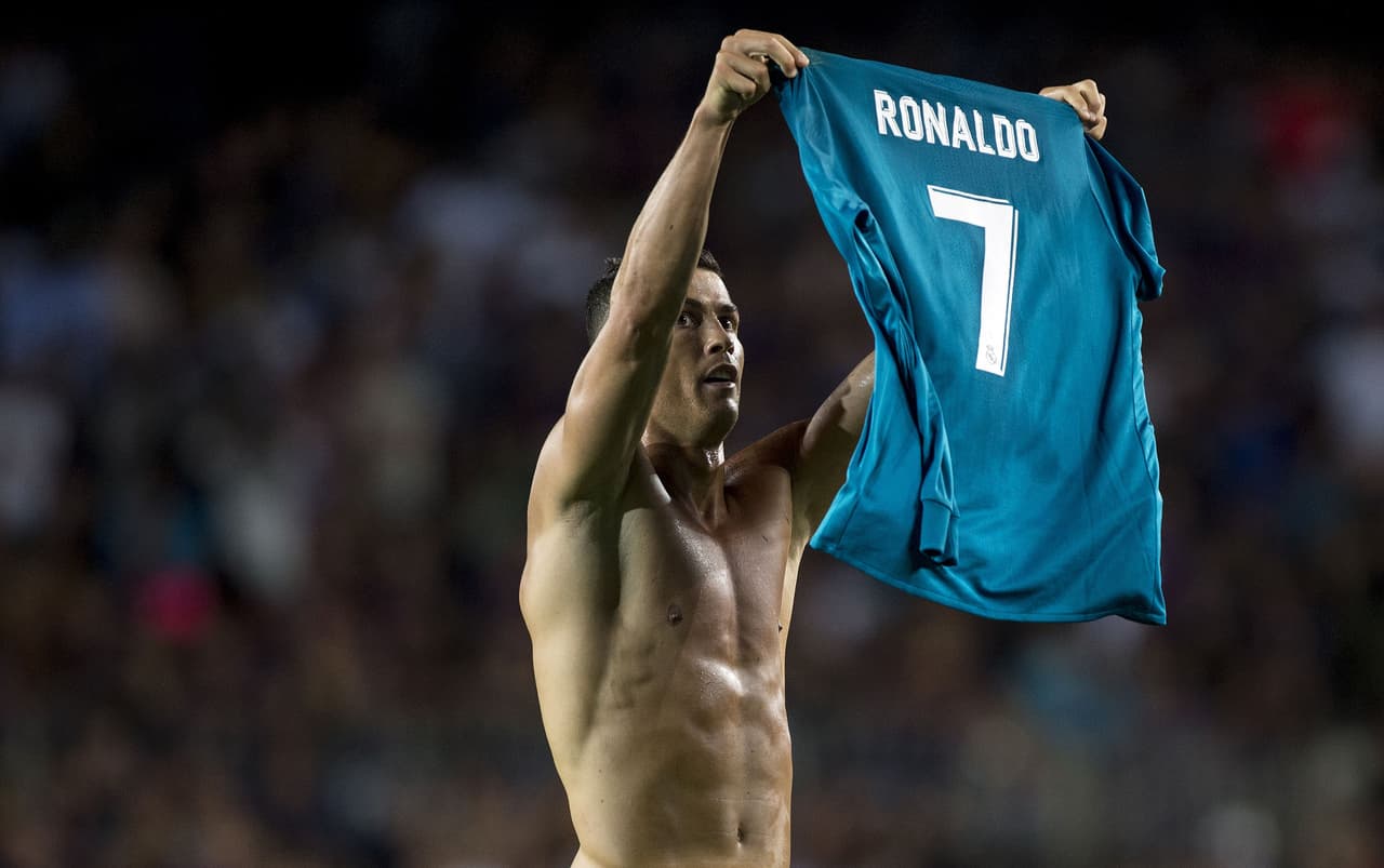 Curiosamente y a pesar de ser el más ganador y actual campeón en Europa, la playera de Real Madrid no está ni entre las cinco más costosas, pues su precio es de 90 euros.