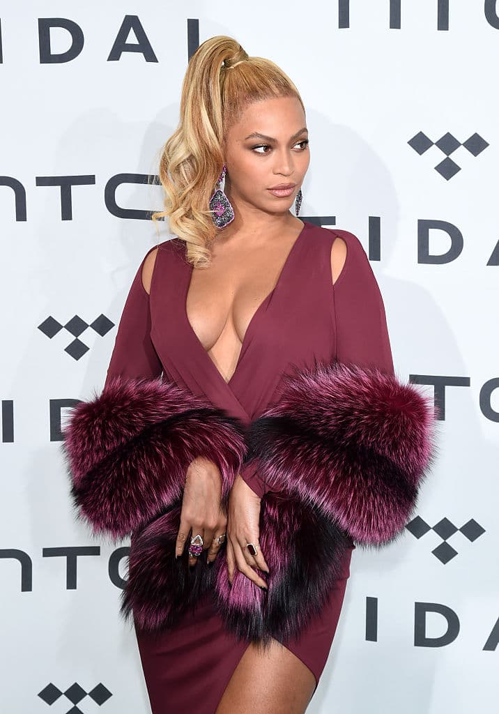 Curiosamente Sherman Oaks es justo donde la cantante tiene varias empresas.
<br>