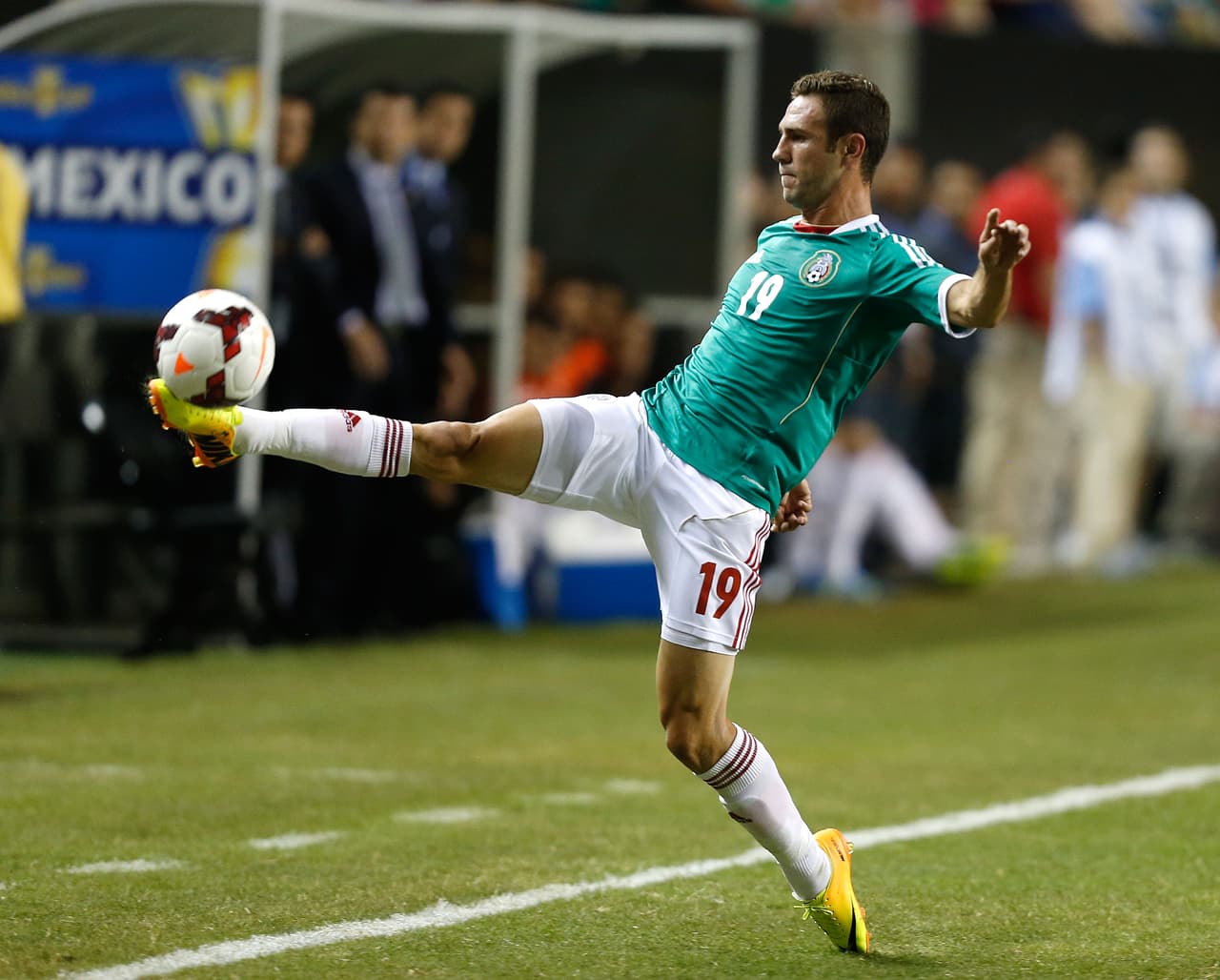 Aún así, cuando fue convocado con la selección de México en 2013, todavía quedaban rezagos de ese rechazo. A pesar de eso, se sobrepuso con su talento y capacidad mental.