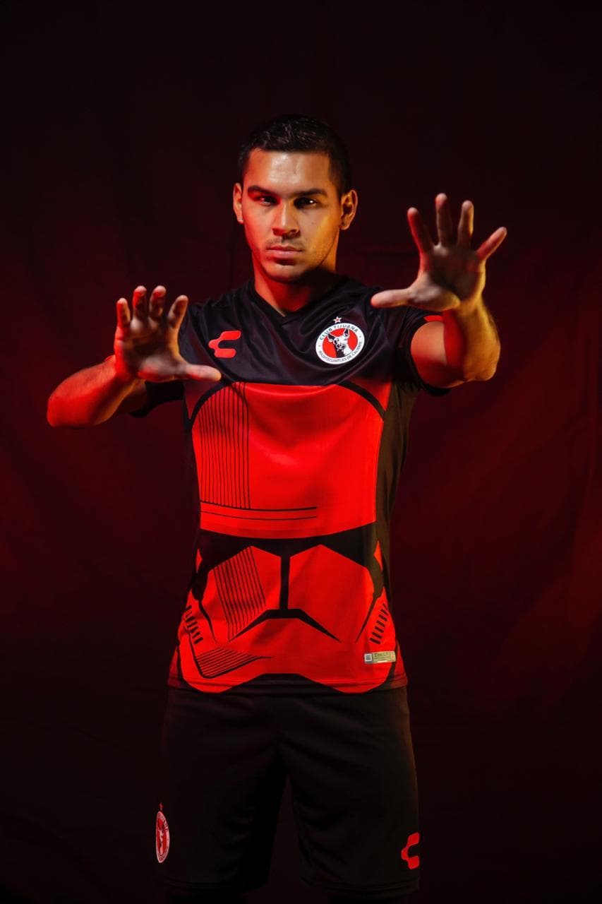 Xolos presentará ante Monterrey un jersey conmemorativo de Star Wars a propósito del estreno de la última entrega de la saga.