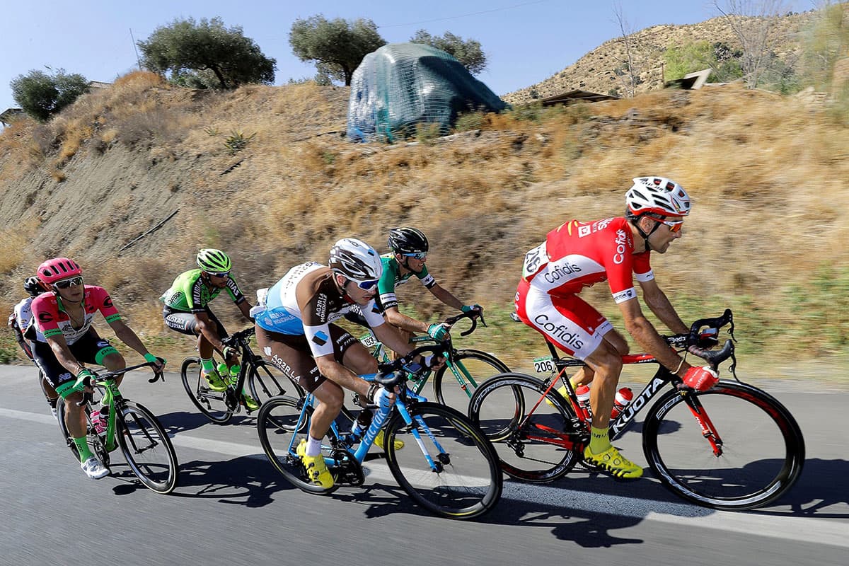 Finalmente, de los escapados, Alejandro Valverde (centro, atrás) fue quien marcó la diferencia.