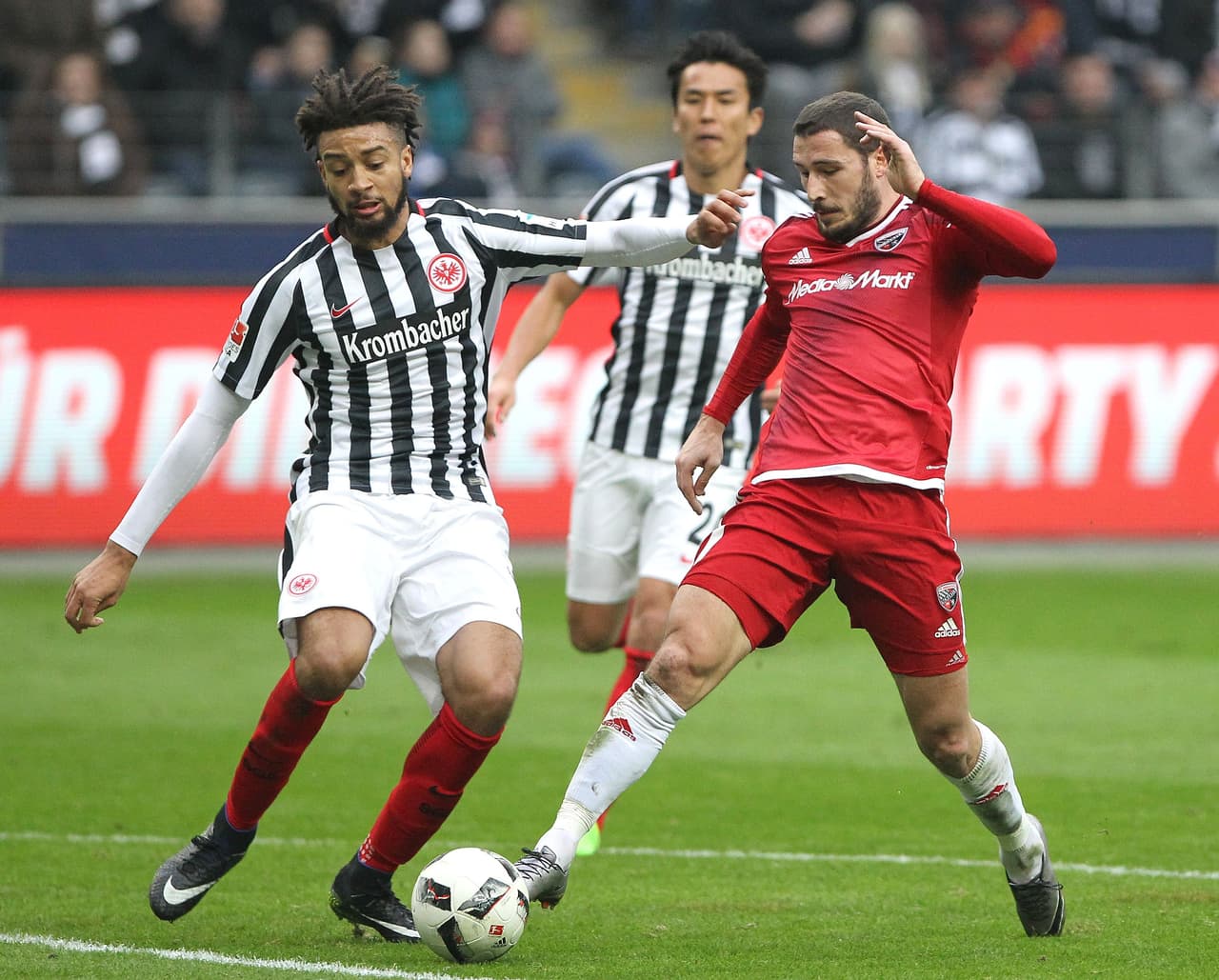 El jamaiquino Michael Hector es compañero de zaga central de Wes Morgan con Jamaica. Fichó por el Chelsea procedente del Reading y ahora tiene minutos en el Eintracht Frankfurt.