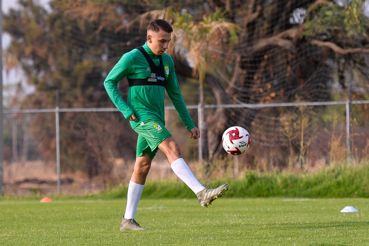 También hubo trabajo con elbalón para aflojar los músculos y no estar tan duros.