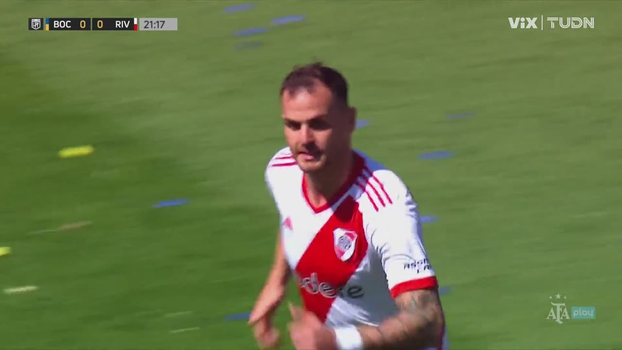 Zapatazo de González Pires que se va por los cielos