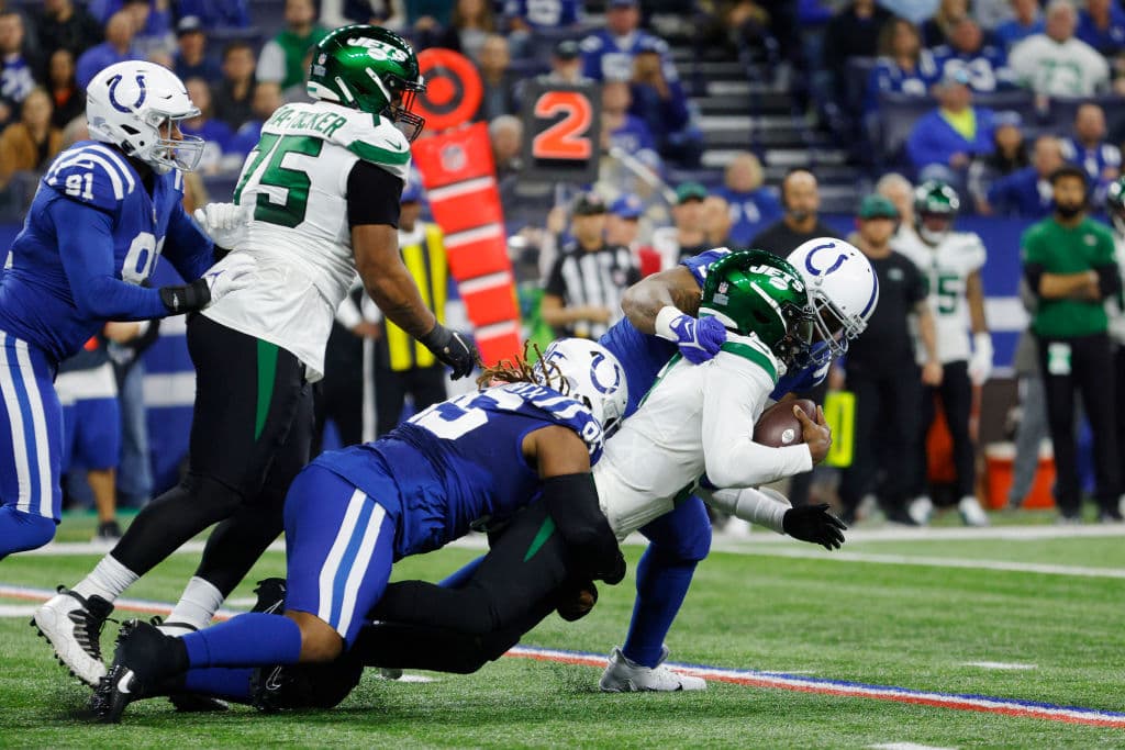 Jonathan Taylor destruye a la defensa de los New York Jets con 172 yardas terrestres y dos TD's en la victoria 30-45 sobre los neoyorkinos.