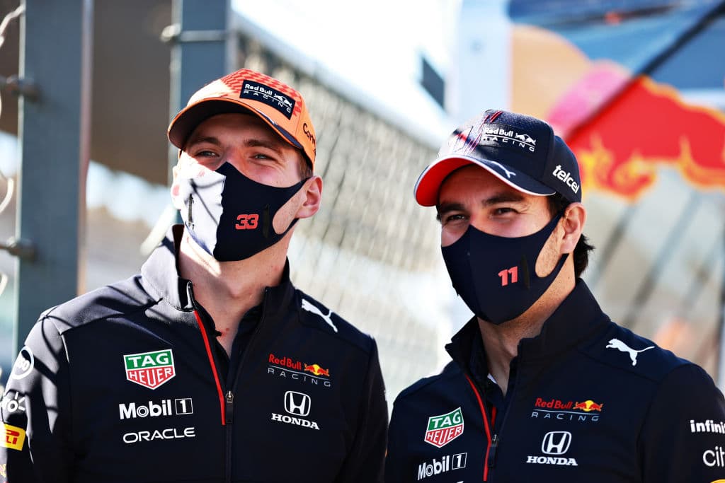 Checo Pérez a Verstappen: "Me debes un par de tequilas"