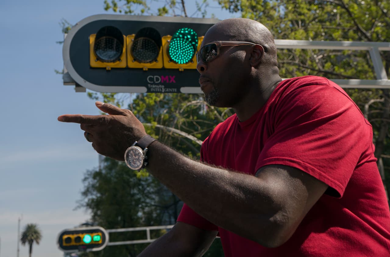 Desde muy temprano Rice tomó su lugar en un transporte especial donde se promocionaba los partidos de baloncesto.