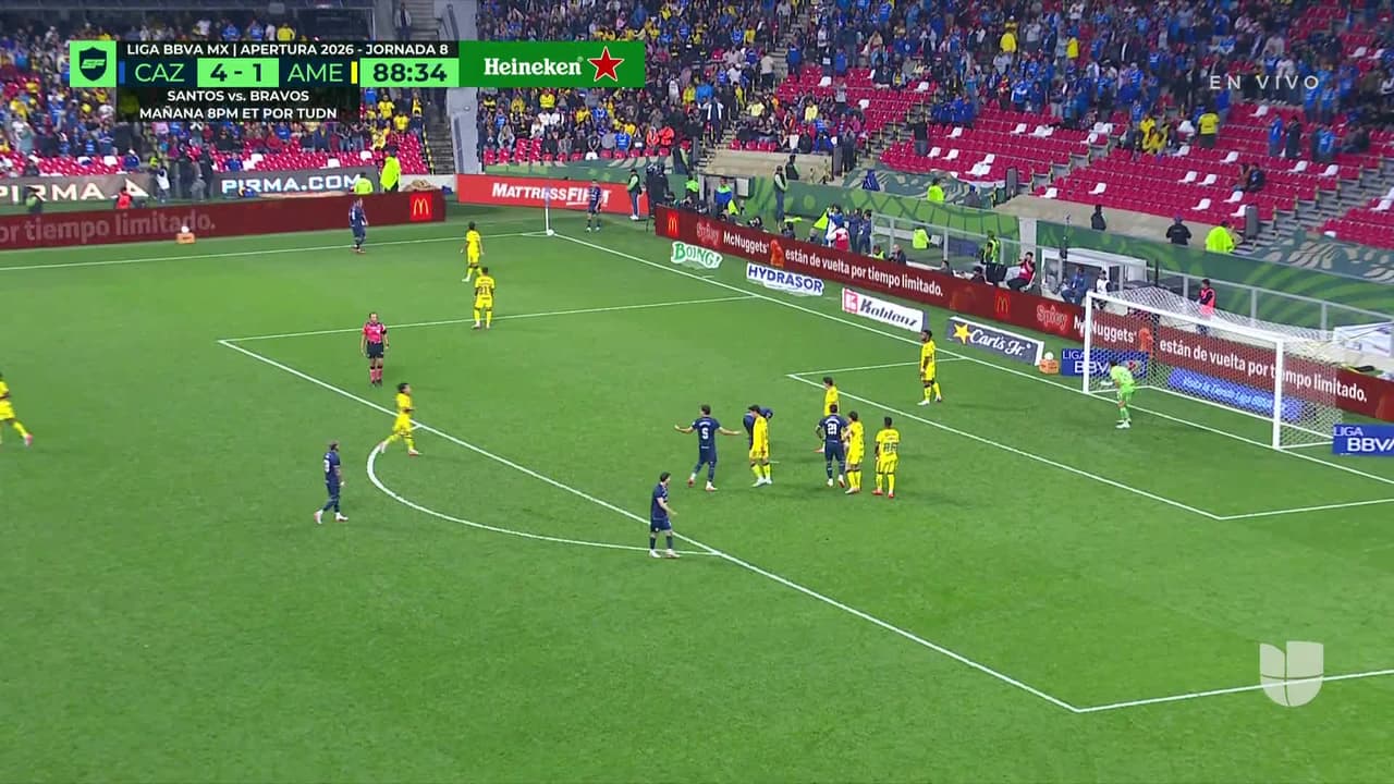 ¡GOL!  anota para América. Óscar Perea