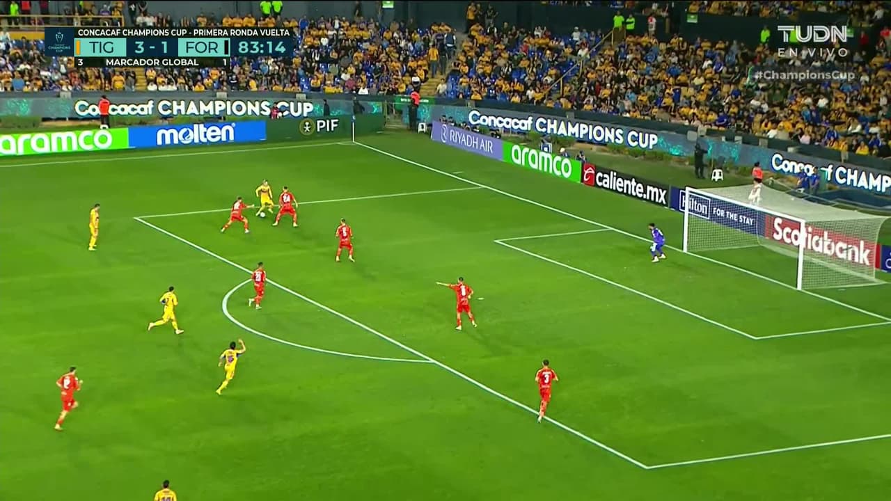 ¡TIRO ATAJADO! disparo por André-Pierre Gignac.