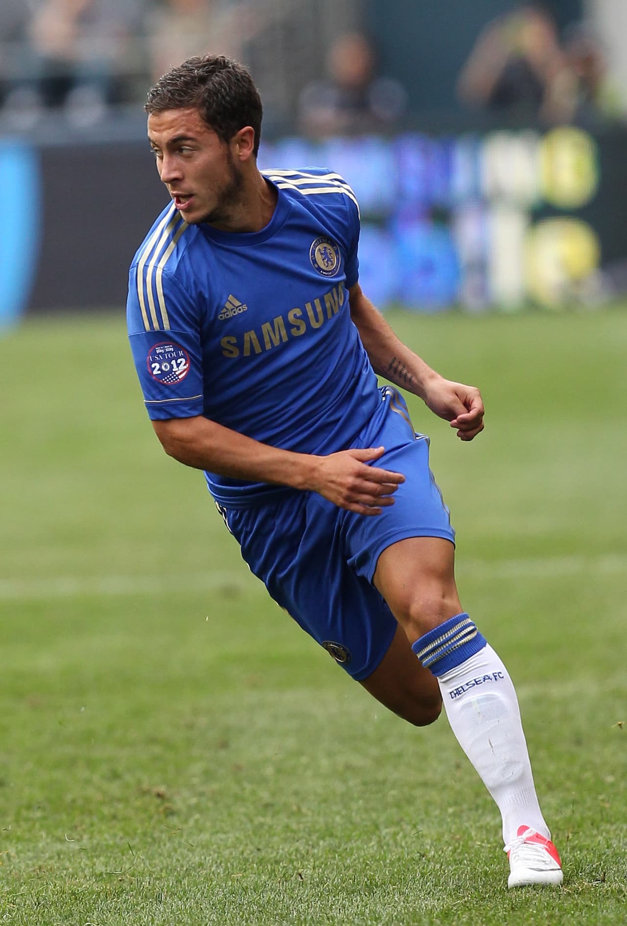 En su primera temporada de Premier League en el 2012 procedente del Lille de Francia su cuerpo era otro.