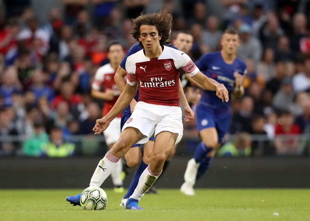 Arsenal, a pesar de que aprovecha la pretemporada para darle ritmo a todos sus jugadores, no hizo cambios para el segundo tiempo. Chelsea cambió dos jugadores.