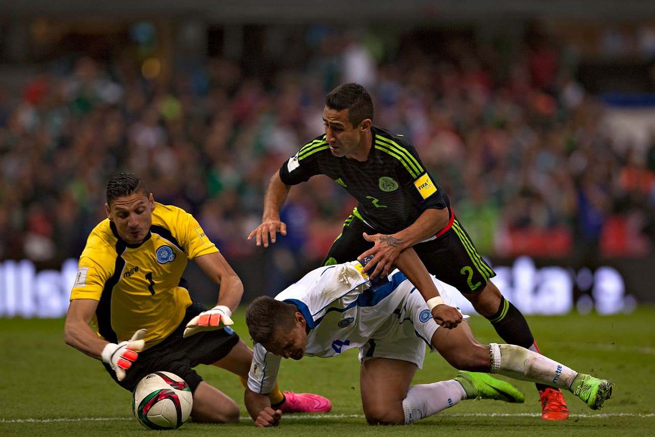 Luis Fuentes tuvo buenas actuaciones con Pumas y Monterrey, gracias a ellas llegó a la convocatoria de México para medirse ante El Salvador, partido donde jugó los 90 minutos.