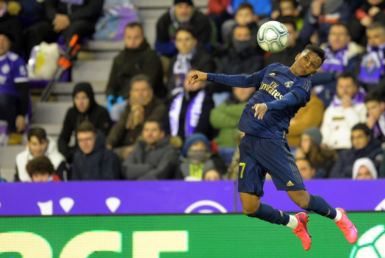 Al final del partido, Nacho le da el triunfo al Real Madrid, con un cabezazo, 0-1 sobre el Valladolid y deja a los de Zidane como líderes en solitario con 46 puntos.