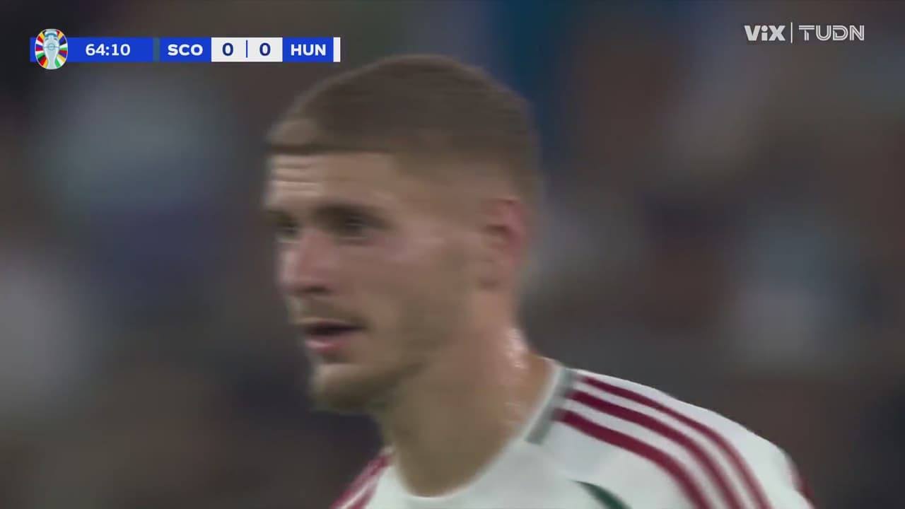 ¡Se va por encima del travesaño! Cabezazo de Dárdai