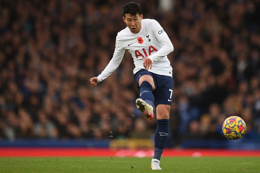 Tottenham empató 0-0 en el debut de Antonio Conte con los Spurs.Hubo un duelo entre Cuti Romero y Richarlison quienes fueron amonestados por un cruce a los 68', durante la fecha 11 en la Premier League.