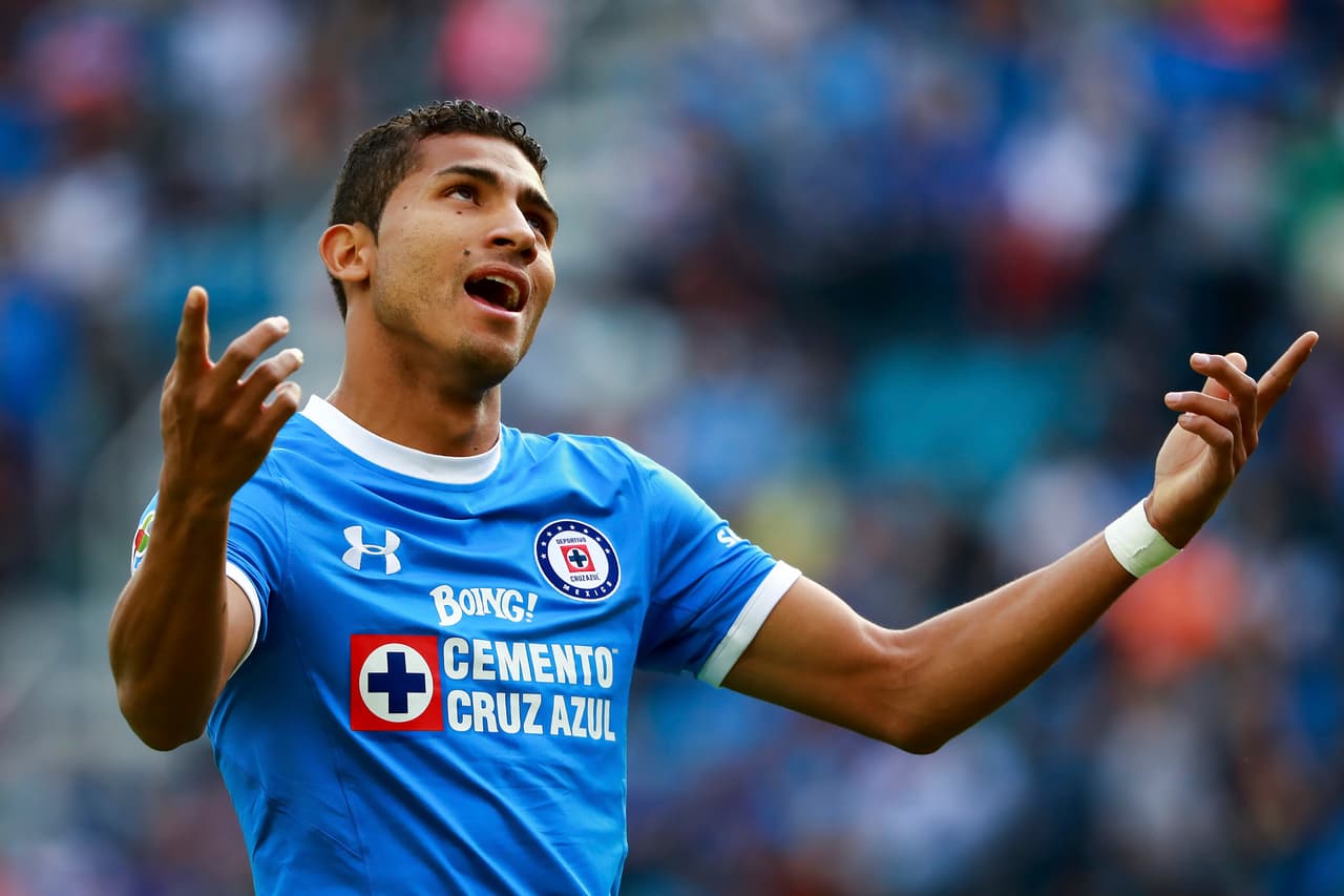 MEXICO CITY, MEXICO - FEBRUARY 04: Joao Rojas of Cruz Azul reacts during the 5th round match between Cruz Azul and Queretaro as part of the Torneo Clausura 2017 Liga MX at Azul Stadium on February 04, 2017 in Mexico City, Mexico. (Photo by Hector Vivas/LatinContent/Getty Images)