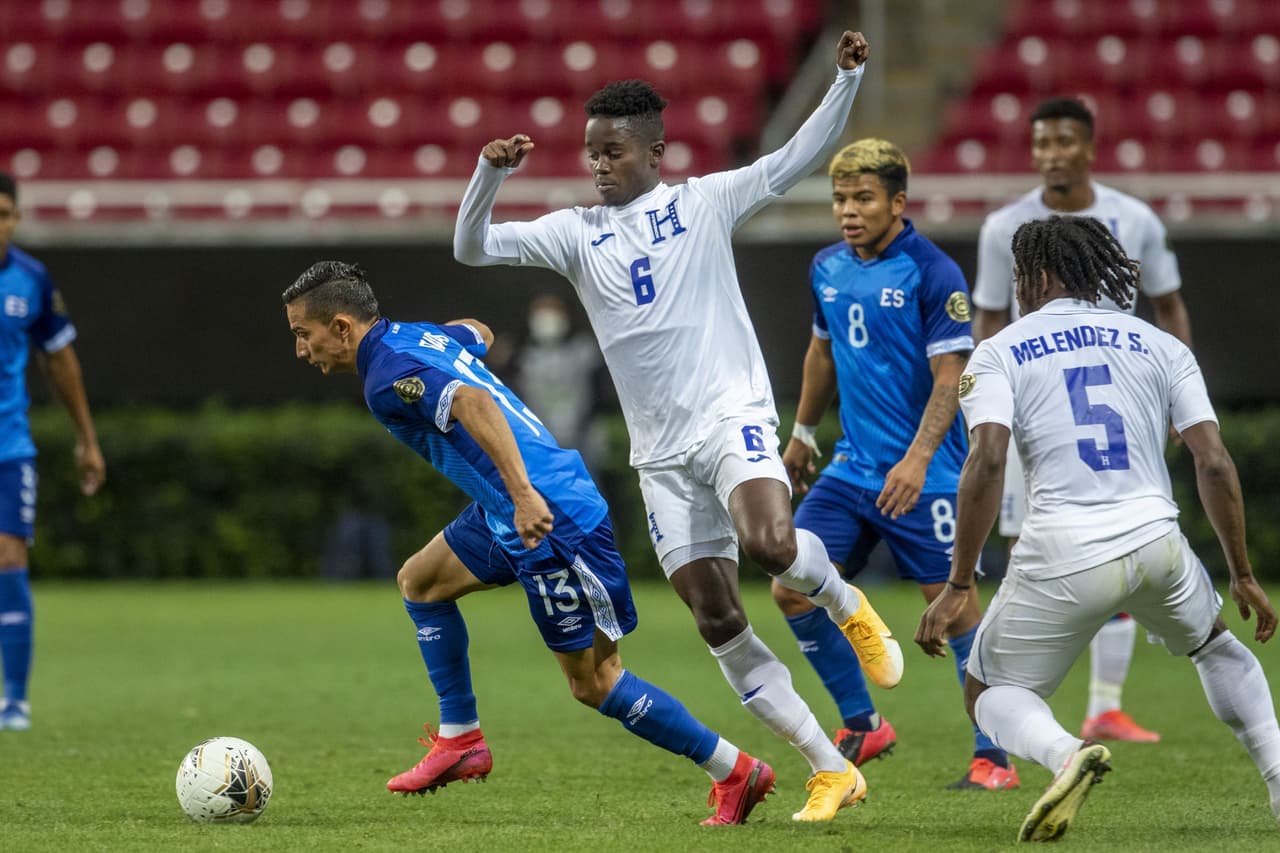 Marvín Márquez y Douglas Martínez fueron los encargados de anotar en el entretenido empate entre la selección de El Salvador y Honduras.