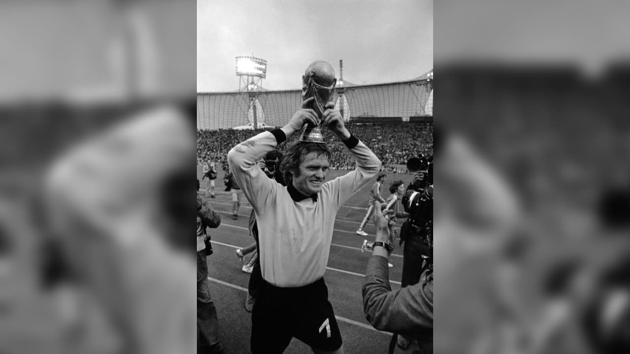 Sepp Maier | Ganó la Champions League en las temporadas 1973-74, 1974-75 y 1975-76. Conquistó la Recopa en la 1966-67, la Euro en 1972 y el Mundial en 1974.