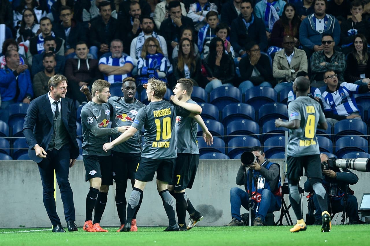 A los tres minutos del segundo tiempo, Werner aprovechó un pase a profundidad y con su velocidad definió por encima de José Sa para poner el 1-1.