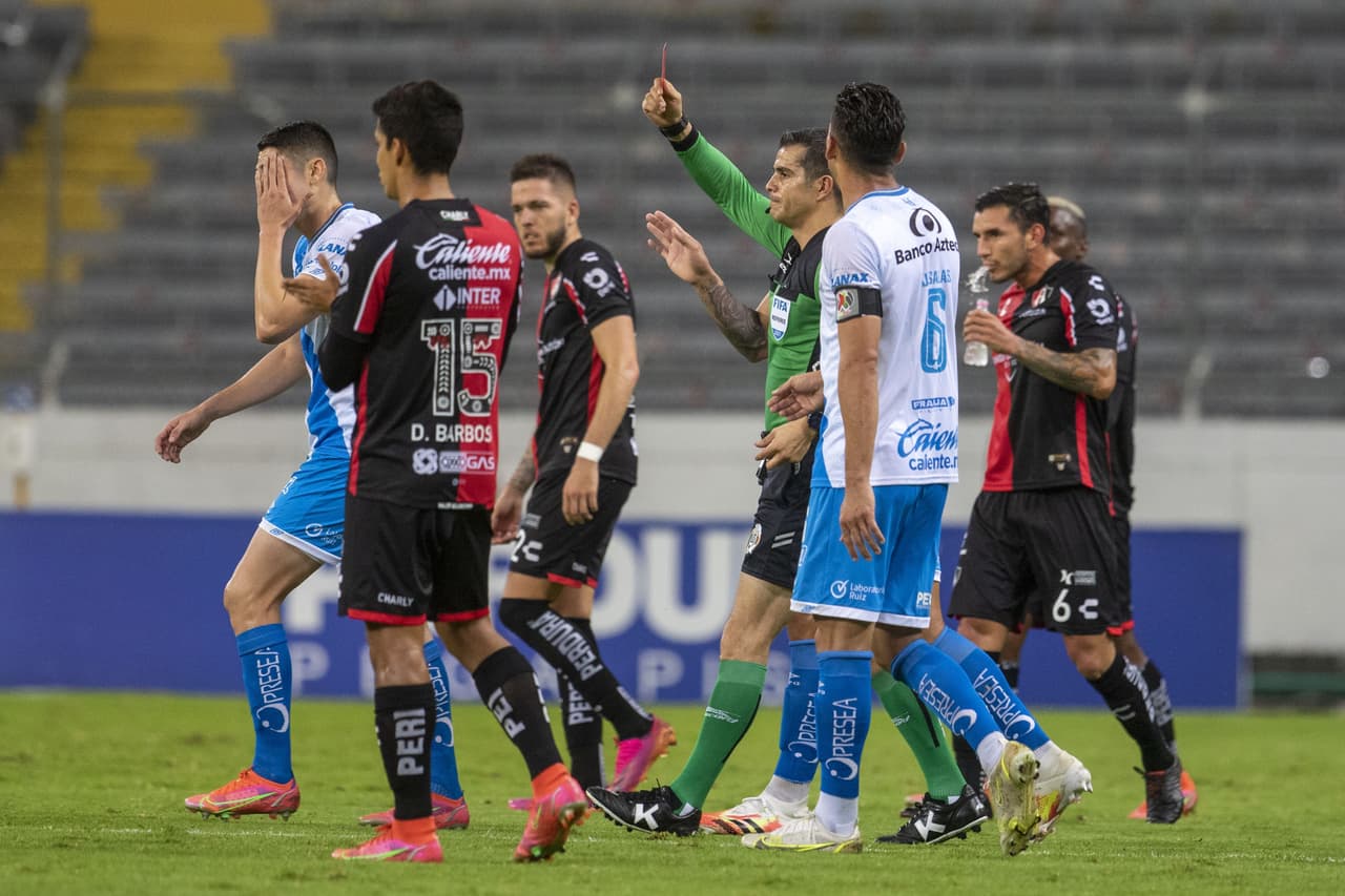 Con un solitario gol de Christian Tabó al final del primer tiempo, Puebla le pega 0-1 al Atlas y rompen con su racha de seis partidos sin ver la derrota.
